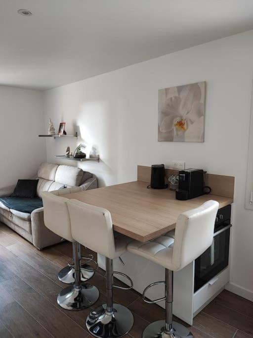 Charmant Appartement 2 Pieces Proche Disneyland Villeneuve-Saint-Denis Kültér fotó